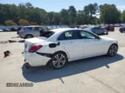 ✅ 2020 Mercedes-Benz C 300 • VIN: W1KWF8DB9LR570667 • Lot: 70351355. Wystawiony na Copart z przebiegiem 95 471 mil. Bezpłatny archiwum sprzedaży aukcyjnych z USA i szczegółowy raport historii pojazdu na DreamBid. Zdjęcie 3.