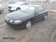 ✅ 2000 Ford Escort ZX2 • VIN: 3FAKP1130YR241240 • Lot: 43779756. Wystawiony na IAAI z przebiegiem 140 684 mil. Bezpłatny archiwum sprzedaży aukcyjnych z USA i szczegółowy raport historii pojazdu na DreamBid. Zdjęcie 2.