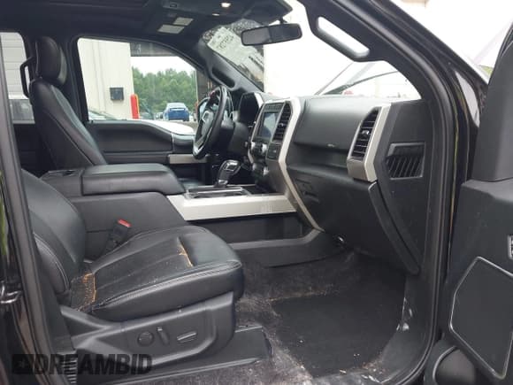 ✅ 2020 Ford F-150 XL • VIN: 1FTFW1E45LFB49144 • Lot: 42557287. Wystawiony na IAAI z przebiegiem 69 044 mil. Bezpłatny archiwum sprzedaży aukcyjnych z USA i szczegółowy raport historii pojazdu na DreamBid. Zdjęcie 5.