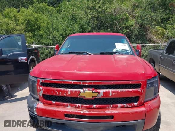 2010 Chevrolet Silverado 1500 LT z VIN 3GCRCSEA7AG186001, wystawiony jako IAAI lot #42924568 z przebiegiem 195 513 mil mil oraz . Historia ofert i sprzedaży dostępna na DreamBid. Obrazek 6.