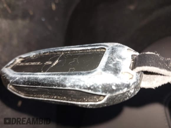 ✅ 2017 Tesla Model S 60 • VIN: 5YJSA1E1XHF205254 • Lot: 41619765. Listed on IAAI with 116,389 mi. Free auction sales archive from the USA and detailed vehicle history report at DreamBid. Image 11.