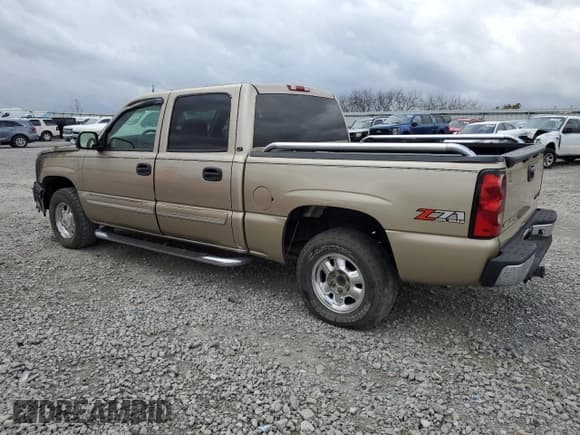 ✅ 2004 Chevrolet Silverado 1500 LS • VIN: 2GCEK13T541412243 • Lot: 77465974. Wystawiony na Copart z przebiegiem Nie podano. Bezpłatny archiwum sprzedaży aukcyjnych z USA i szczegółowy raport historii pojazdu na DreamBid. Zdjęcie 2.