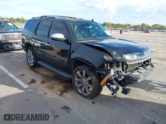 ✅ 2013 Chevrolet Tahoe LT • VIN: 1GNSCBE01DR281366 • Lot: 38195395. Wystawiony na IAAI z przebiegiem 135 322 mil. Bezpłatny archiwum sprzedaży aukcyjnych z USA i szczegółowy raport historii pojazdu na DreamBid. Zdjęcie 1.