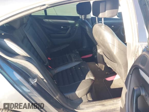 ✅ 2013 Volkswagen CC R-Line • VIN: WVWBN7AN8DE518928 • Lot: 43631672. Wystawiony na IAAI z przebiegiem 109 955 mil. Bezpłatny archiwum sprzedaży aukcyjnych z USA i szczegółowy raport historii pojazdu na DreamBid. Zdjęcie 8.