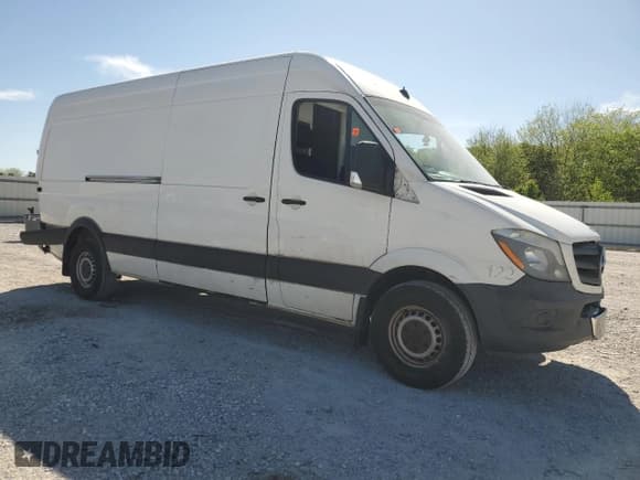 ✅ 2014 Mercedes-Benz Sprinter Cargo • VIN: WD3PE8CC4E5868012 • Лот: 52809965. Опубликован ранее на Copart с пробегом 194 006 миль. Бесплатный доступ к архиву аукционных продаж из США и подробный отчёт об истории автомобиля на DreamBid. Изображение 4.