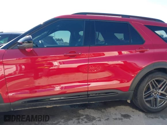 ✅ 2025 Ford Explorer ST-Line • VIN: 1FMUK7KH9SGA46293 • Lot: 43300268. Listed on IAAI with 17,214 mi. Free auction sales archive from the USA and detailed vehicle history report at DreamBid. Image 14.