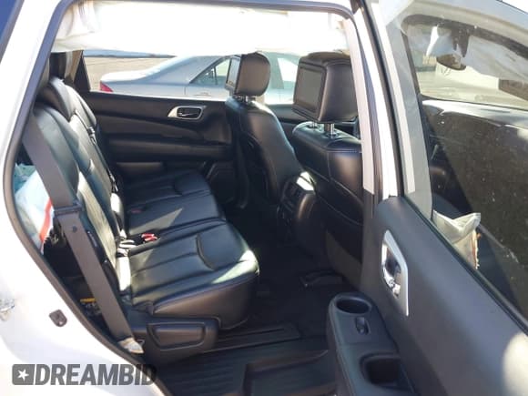 ✅ 2018 Nissan Pathfinder SL • VIN: 5N1DR2MM1JC670197 • Lot: 43409571. Listed on IAAI with 101,067 mi. Free auction sales archive from the USA and detailed vehicle history report at DreamBid. Image 8.