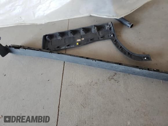 ✅ 2018 GMC Acadia SLT • VIN: 1GKKNWLS2JZ134410 • Lot: 81136155. Listed on Copart with 112,641 mi. Free auction sales archive from the USA and detailed vehicle history report at DreamBid. Image 12.