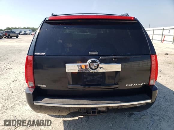 ✅ 2010 Cadillac Escalade • VIN: 1GYUKAEF7AR116351 • Lot: 62608595. Listed on Copart with 143,240 mi. Free auction sales archive from the USA and detailed vehicle history report at DreamBid. Image 6.