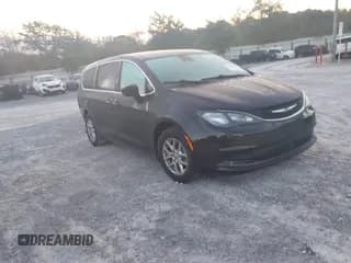 ✅ 2023 Chrysler Voyager LX • VIN: 2C4RC1CG0PR529817 • Lot: 43305062. Wystawiony na IAAI z przebiegiem 70 581 mil. Bezpłatny archiwum sprzedaży aukcyjnych z USA i szczegółowy raport historii pojazdu na DreamBid. Zdjęcie 1.