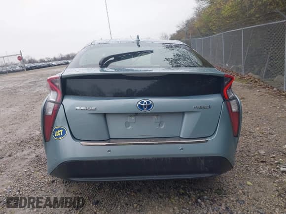 ✅ 2018 Toyota Prius Two • VIN: JTDKBRFU3J3057696 • Лот: 43719993. Опубликован ранее на IAAI с пробегом 74 851 миль. Бесплатный доступ к архиву аукционных продаж из США и подробный отчёт об истории автомобиля на DreamBid. Изображение 16.
