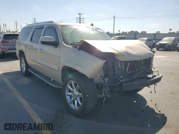 ✅ 2008 GMC Yukon XL • VIN: 1GKFK66898J242705 • Lot: 81885685. Listed on Copart with 203,327 mi. Free auction sales archive from the USA and detailed vehicle history report at DreamBid. Image 15.