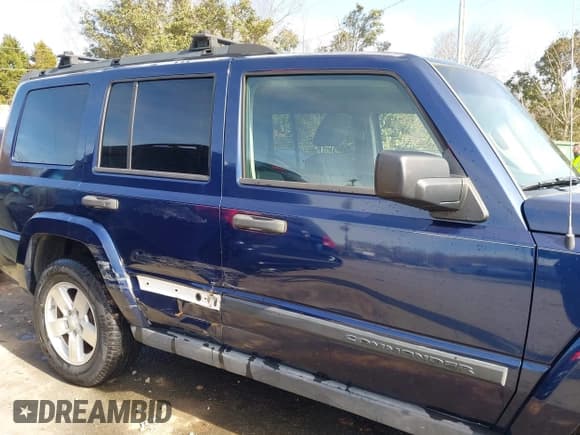 ✅ 2006 Jeep Commander • VIN: 1J8HG48K56C124311 • Lot: 41587020. Wystawiony na IAAI z przebiegiem 100 234 mil. Bezpłatny archiwum sprzedaży aukcyjnych z USA i szczegółowy raport historii pojazdu na DreamBid. Zdjęcie 13.