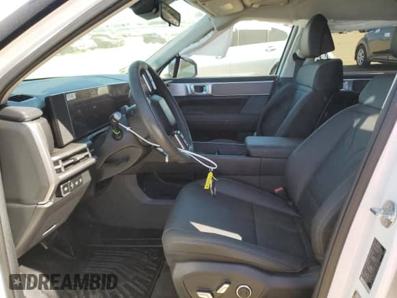 ✅ 2025 Hyundai Santa Fe SEL • VIN: 5NMP24G15SH022755 • Лот: 47067415. Размещён на Copart с пробегом 9 772 миль миль. Получите бесплатный доступ к архиву аукционных продаж из США и посмотрите подробный отчёт об истории автомобиля на DreamBid. Изображение 7.