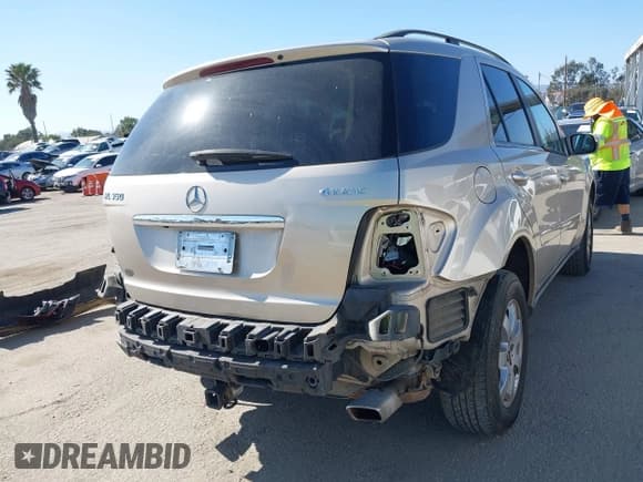 ✅ 2007 Mercedes-Benz M 350 • VIN: 4JGBB86E37A227378 • Лот: 42316957. Опубликован ранее на IAAI с пробегом 127 954 миль. Бесплатный доступ к архиву аукционных продаж из США и подробный отчёт об истории автомобиля на DreamBid. Изображение 4.