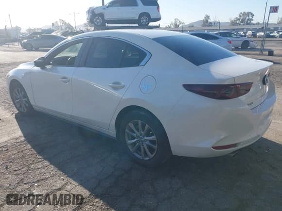 ✅ 2019 Mazda 3 • VIN: 3MZBPABL3KM113083 • Lot: 41819175. Listed on IAAI with 47,297 mi. Free auction sales archive from the USA and detailed vehicle history report at DreamBid. Image 3.