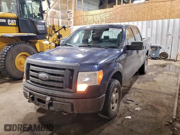 ✅ 2009 Ford F-150 XL • VIN: 1FTRW14879FA35687 • Lot: 92938655. Wystawiony na Copart z przebiegiem 165 542 mil. Bezpłatny archiwum sprzedaży aukcyjnych z USA i szczegółowy raport historii pojazdu na DreamBid. Zdjęcie 1.