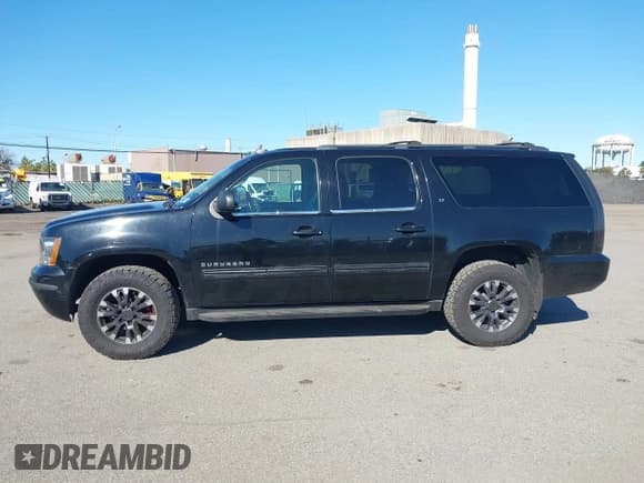 ✅ 2010 Chevrolet Suburban LT • VIN: 1GNUKJE38AR202397 • Lot: 43406750. Listed on IAAI with 177,689 mi. Free auction sales archive from the USA and detailed vehicle history report at DreamBid. Image 14.