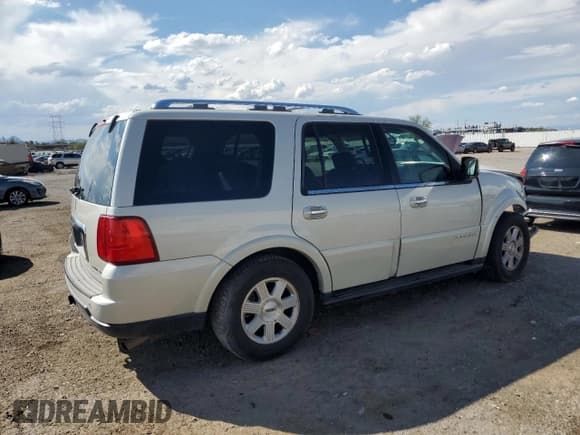 ✅ 2005 Lincoln Navigator Luxury • VIN: 5LMFU27525LJ09215 • Lot: 81721725. Listed on Copart with 206,784 mi. Free auction sales archive from the USA and detailed vehicle history report at DreamBid. Image 3.