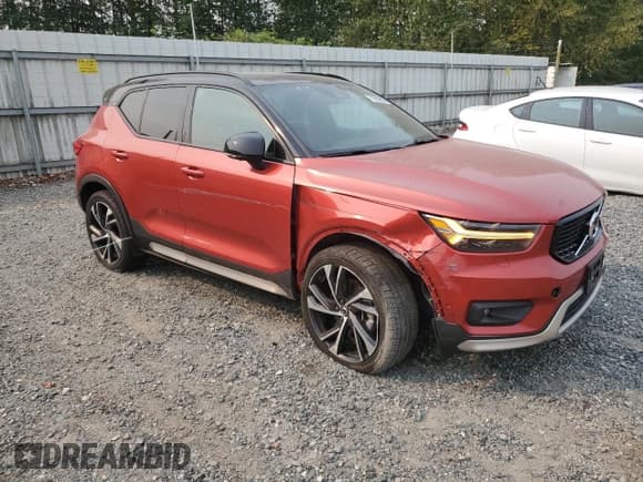 ✅ 2019 Volvo XC40 R-Design • VIN: YV4162UM7K2074824 • Lot: 71623815. Wystawiony na Copart z przebiegiem 59 127 mil. Bezpłatny archiwum sprzedaży aukcyjnych z USA i szczegółowy raport historii pojazdu na DreamBid. Zdjęcie 4.