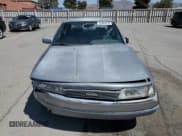 ✅ 1988 Toyota Camry LE • VIN: JT2SV22E9J0199686 • Lot: 52404755. Wystawiony na Copart z przebiegiem 128 765 mil. Bezpłatny archiwum sprzedaży aukcyjnych z USA i szczegółowy raport historii pojazdu na DreamBid. Zdjęcie 5.