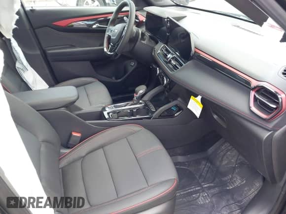 2025 Chevrolet TrailBlazer RS с VIN KL79MUSL2SB181228, выставлен на аукционе IAAI как лот 42318537 с пробегом 227 миль миль и . История ставок и продаж доступна на DreamBid. Изображение 5.