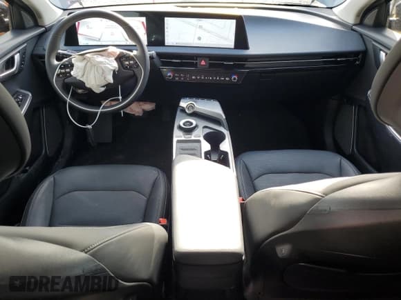 ✅ 2024 Kia EV6 Wind • VIN: KNDC3DLC3R5163033 • Lot: 57773865. Wystawiony na Copart z przebiegiem 9 996 mil. Bezpłatny archiwum sprzedaży aukcyjnych z USA i szczegółowy raport historii pojazdu na DreamBid. Zdjęcie 8.