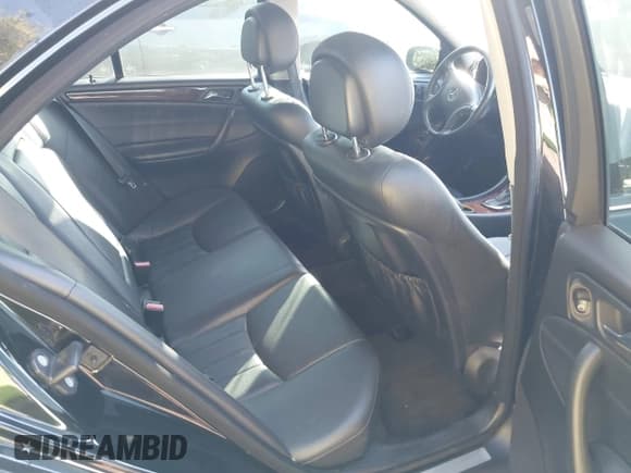 ✅ 2006 Mercedes-Benz C 280 Luxury • VIN: WDBRF92H56F799114 • Lot: 43293247. Wystawiony na IAAI z przebiegiem 160 492 mil. Bezpłatny archiwum sprzedaży aukcyjnych z USA i szczegółowy raport historii pojazdu na DreamBid. Zdjęcie 8.