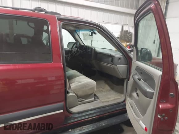 ✅ 2003 Chevrolet Suburban LS • VIN: 1GNFK16Z73J229720 • Lot: 43758831. Listed on IAAI with 184,079 mi. Free auction sales archive from the USA and detailed vehicle history report at DreamBid. Image 5.