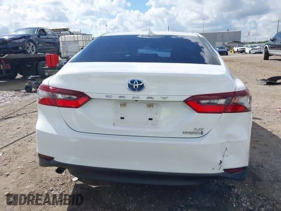 ✅ 2021 Toyota Camry Hybrid LE • VIN: 4T1C31AKXMU021961 • Lot: 43272682. Wystawiony na IAAI z przebiegiem 80 807 mil. Bezpłatny archiwum sprzedaży aukcyjnych z USA i szczegółowy raport historii pojazdu na DreamBid. Zdjęcie 17.