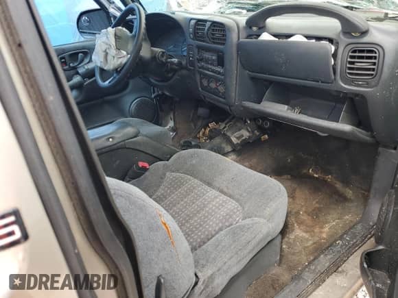 1999 Chevrolet S-10 LS с VIN 1GCCT14W9X8210505, выставлен на аукционе Copart как лот 70054184 с пробегом Не указан миль и На запчасти • Non repairable. История ставок и продаж доступна на DreamBid. Изображение 8.