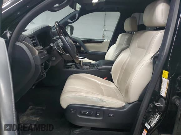 ✅ 2019 Lexus LX 570 • VIN: JTJHY7AX1K4298499 • Lot: 90107835. Wystawiony na Copart z przebiegiem 135 615 mil. Bezpłatny archiwum sprzedaży aukcyjnych z USA i szczegółowy raport historii pojazdu na DreamBid. Zdjęcie 7.