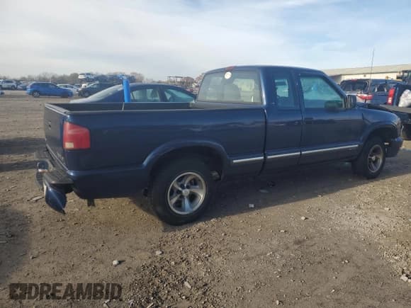 ✅ 2001 Chevrolet S-10 • VIN: 1GCCS195218112085 • Лот: 82673454. Опубликован ранее на Copart с пробегом 95 231 миль. Бесплатный доступ к архиву аукционных продаж из США и подробный отчёт об истории автомобиля на DreamBid. Изображение 3.
