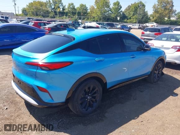 ✅ 2025 Buick Envista Sport Touring • VIN: KL47LBEP4SB078662 • Lot: 43160015. Wystawiony na IAAI z przebiegiem 16 336 mil. Bezpłatny archiwum sprzedaży aukcyjnych z USA i szczegółowy raport historii pojazdu na DreamBid. Zdjęcie 4.