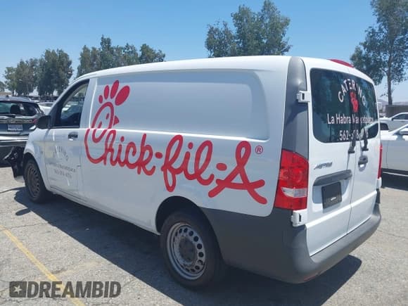 ✅ 2017 Mercedes-Benz Metris Cargo • VIN: WD3PG2EA8H3258875 • Lot: 42517418. Listed on IAAI with 29,044 mi. Free auction sales archive from the USA and detailed vehicle history report at DreamBid. Image 3.