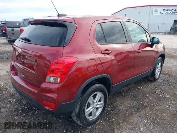 ✅ 2021 Chevrolet Trax LS • VIN: KL7CJNSB4MB352494 • Lot: 42561780. Listed on IAAI with 39,442 mi. Free auction sales archive from the USA and detailed vehicle history report at DreamBid. Image 4.