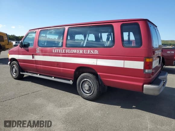 ✅ 1994 Ford Econoline Wagon XL • VIN: 1FBJS31H2RHB71257 • Lot: 71693365. Wystawiony na Copart z przebiegiem 31 661 mil. Bezpłatny archiwum sprzedaży aukcyjnych z USA i szczegółowy raport historii pojazdu na DreamBid. Zdjęcie 2.
