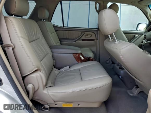 ✅ 2006 Toyota Sequoia Limited • VIN: 5TDZT38A06S269893 • Лот: 94116815. Опубликован ранее на Copart с пробегом 307 698 миль. Бесплатный доступ к архиву аукционных продаж из США и подробный отчёт об истории автомобиля на DreamBid. Изображение 11.