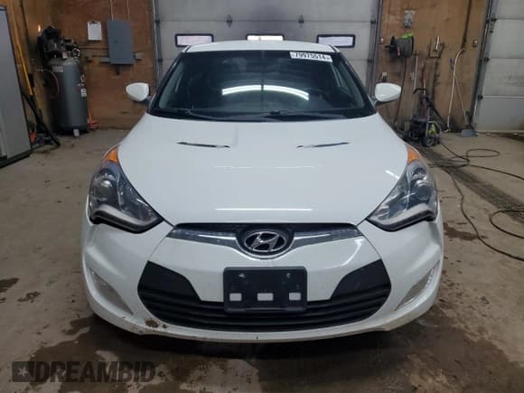 ✅ 2015 Hyundai Veloster • VIN: KMHTC6AD7FU221195 • Lot: 79975514. Wystawiony na Copart z przebiegiem 130 703 mil. Bezpłatny archiwum sprzedaży aukcyjnych z USA i szczegółowy raport historii pojazdu na DreamBid. Zdjęcie 5.