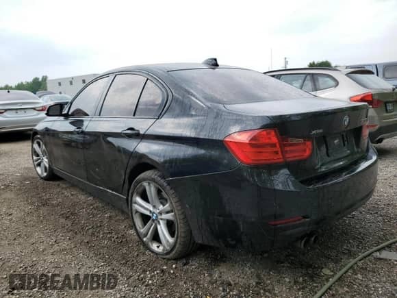 2014 BMW 3 Series 328i xDrive z VIN WBA3B3C54EJ979844, wystawiony jako Copart lot #59203825 z przebiegiem 197 081 mil mil oraz Czysty tytuł • Clean title. Historia ofert i sprzedaży dostępna na DreamBid. Obrazek 2.