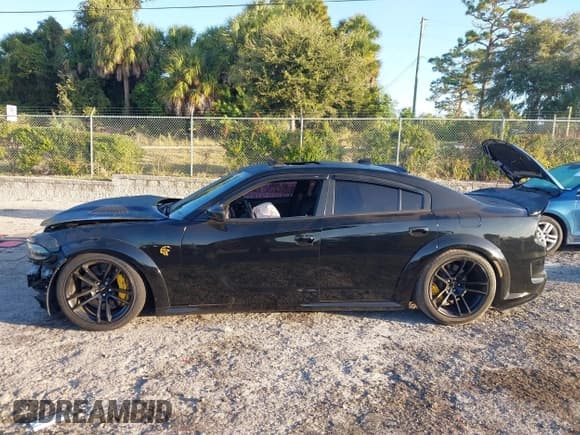 ✅ 2022 Dodge Charger SRT Hellcat Widebody • VIN: 2C3CDXL97NH121510 • Lot: 43478561. Wystawiony na IAAI z przebiegiem 42 368 mil. Bezpłatny archiwum sprzedaży aukcyjnych z USA i szczegółowy raport historii pojazdu na DreamBid. Zdjęcie 14.
