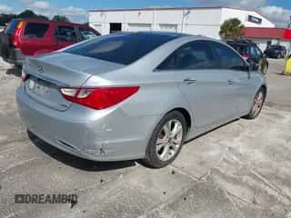 2012 Hyundai Sonata SE with VIN 5NPEC4AC8CH325080, listed as a IAAI auction lot 43562697 with 200,558 mi miles and . Bid and sale history available at DreamBid. Image 4.