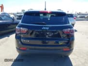 ✅ 2022 Jeep Compass Limited • VIN: 3C4NJDCB6NT133802 • Lot: 41671098. Wystawiony na IAAI z przebiegiem 29 863 mil. Bezpłatny archiwum sprzedaży aukcyjnych z USA i szczegółowy raport historii pojazdu na DreamBid. Zdjęcie 16.