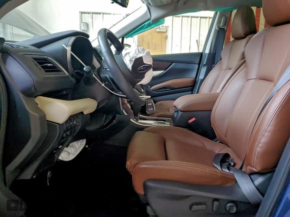 ✅ 2020 Subaru Ascent Touring • VIN: 4S4WMARD5L3466869 • Lot: 93492015. Wystawiony na Copart z przebiegiem 23 765 mil. Bezpłatny archiwum sprzedaży aukcyjnych z USA i szczegółowy raport historii pojazdu na DreamBid. Zdjęcie 7.