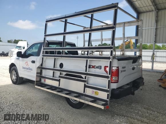 ✅ 2016 Ford F-150 XL • VIN: 1FTMF1E85GKF04322 • Lot: 55127875. Wystawiony na Copart z przebiegiem 160 587 mil. Bezpłatny archiwum sprzedaży aukcyjnych z USA i szczegółowy raport historii pojazdu na DreamBid. Zdjęcie 2.