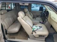 ✅ 2002 Chevrolet Silverado 2500HD LS • VIN: 1GCHC29102E117150 • Lot: 78233374. Wystawiony na Copart z przebiegiem 209 220 mil. Bezpłatny archiwum sprzedaży aukcyjnych z USA i szczegółowy raport historii pojazdu na DreamBid. Zdjęcie 10.