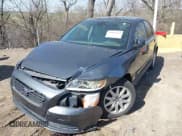 ✅ 2008 Volvo S40 2.4L • VIN: YV1MS382682405793 • Lot: 41822112. Wystawiony na IAAI z przebiegiem 142 918 mil. Bezpłatny archiwum sprzedaży aukcyjnych z USA i szczegółowy raport historii pojazdu na DreamBid. Zdjęcie 17.