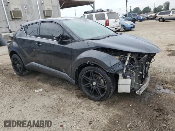 ✅ 2019 Toyota C-HR LE • VIN: JTNKHMBX4K1019792 • Лот: 92681875. Опубликован ранее на Copart с пробегом 124 819 миль. Бесплатный доступ к архиву аукционных продаж из США и подробный отчёт об истории автомобиля на DreamBid. Изображение 4.