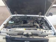 ✅ 2001 Mazda B-Series SX • VIN: 4F4YR12D51TM21170 • Lot: 43750421. Wystawiony na IAAI z przebiegiem 251 992 mil. Bezpłatny archiwum sprzedaży aukcyjnych z USA i szczegółowy raport historii pojazdu na DreamBid. Zdjęcie 10.