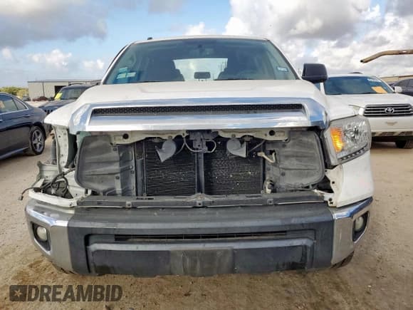 ✅ 2016 Toyota Tundra SR5 • VIN: 5TFEM5F10GX105078 • Лот: 84361855. Опубликован ранее на Copart с пробегом 165 029 миль. Бесплатный доступ к архиву аукционных продаж из США и подробный отчёт об истории автомобиля на DreamBid. Изображение 5.